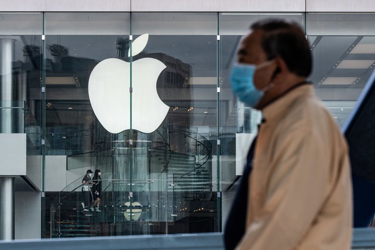مهندسین اپل در آمریکا از راه دور روی تولید محصول در چین نظارت می‌کنند